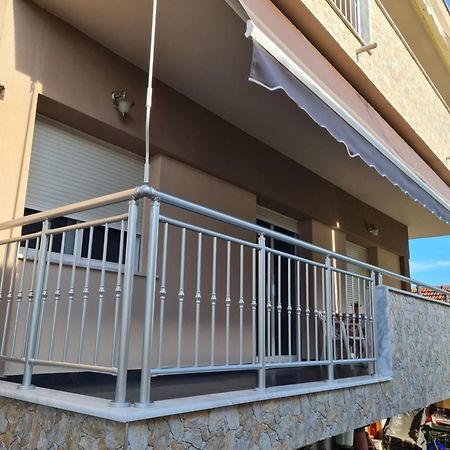 Dimitris Apartments Nea Plagia Bagian luar foto