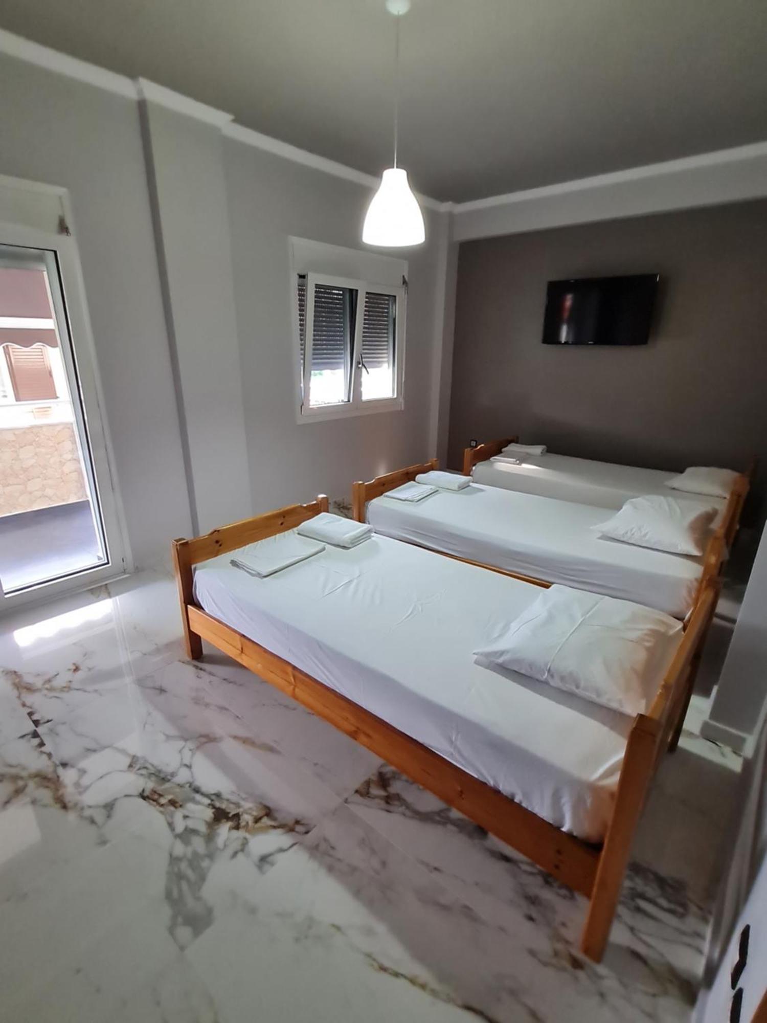 Dimitris Apartments Nea Plagia Bagian luar foto
