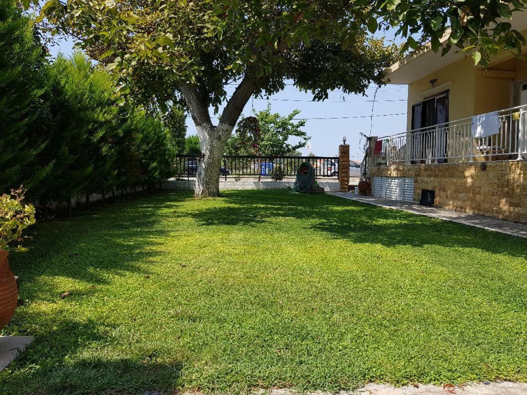 Dimitris Apartments Nea Plagia Bagian luar foto